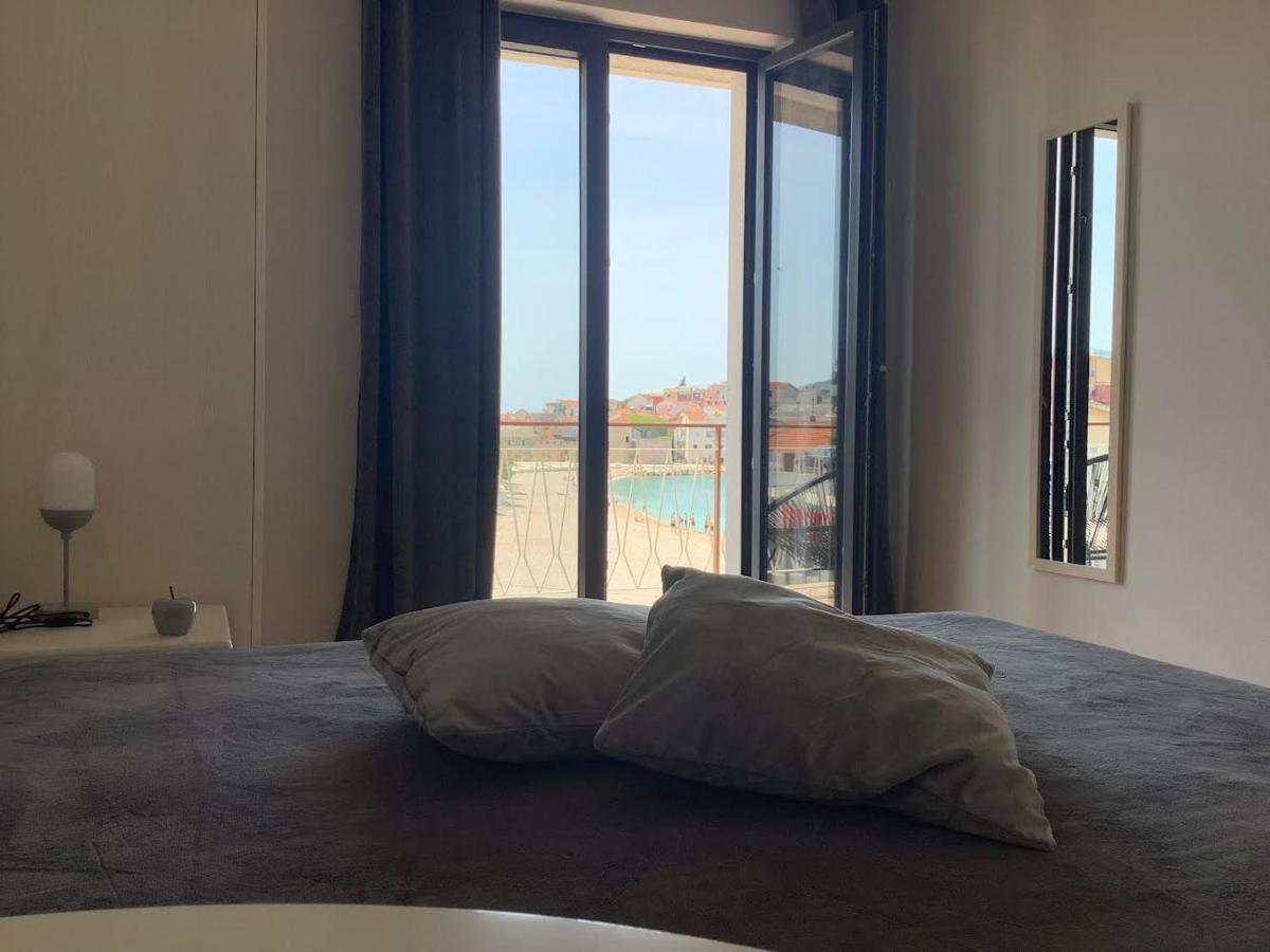 Rooms 22 - Beachfront Primošten Esterno foto