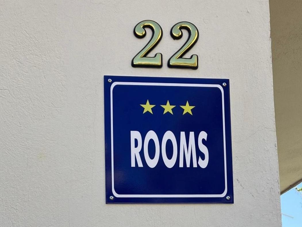 Rooms 22 - Beachfront Primošten Esterno foto